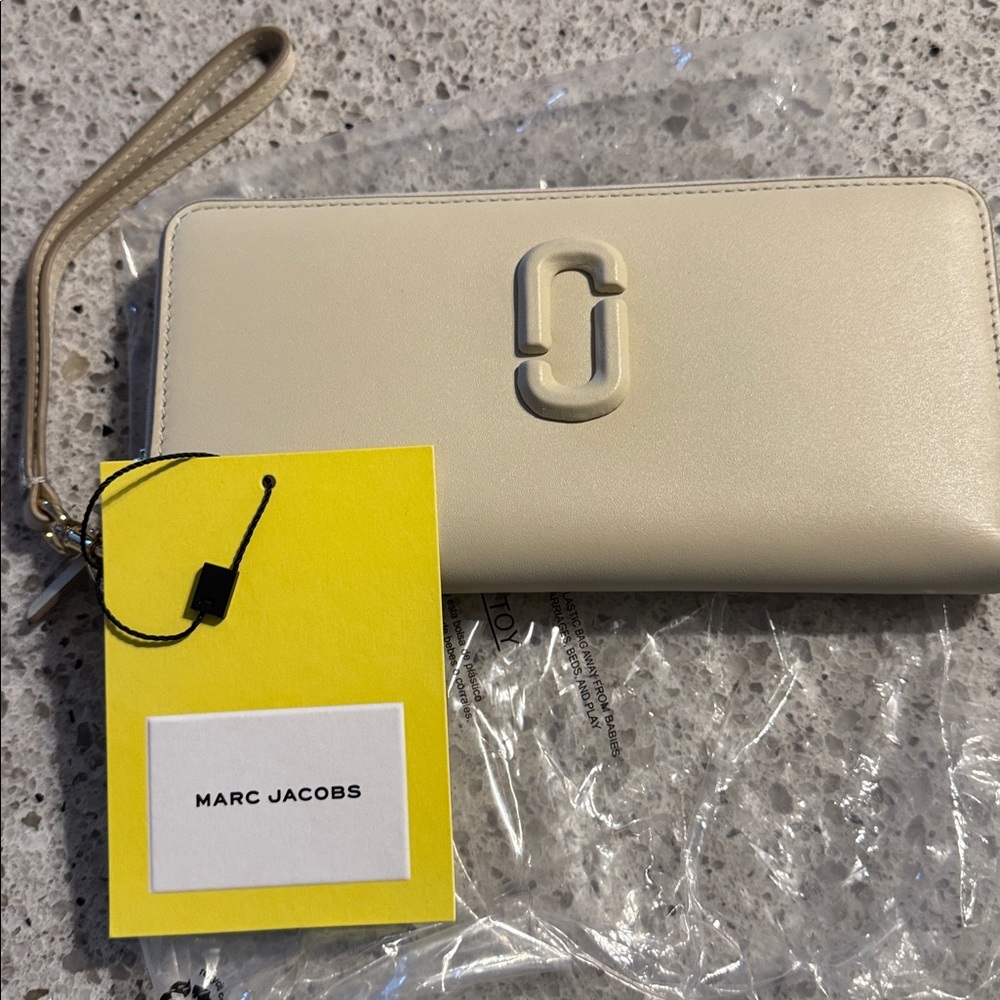 🔥🤍Marc Jacobs The Continental wallet